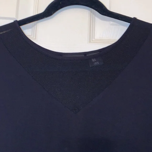 Tahari Women’s  Stretchy Short Sleeve Top  in Black with Mesh Neckline Size Med - Picture 2 of 6